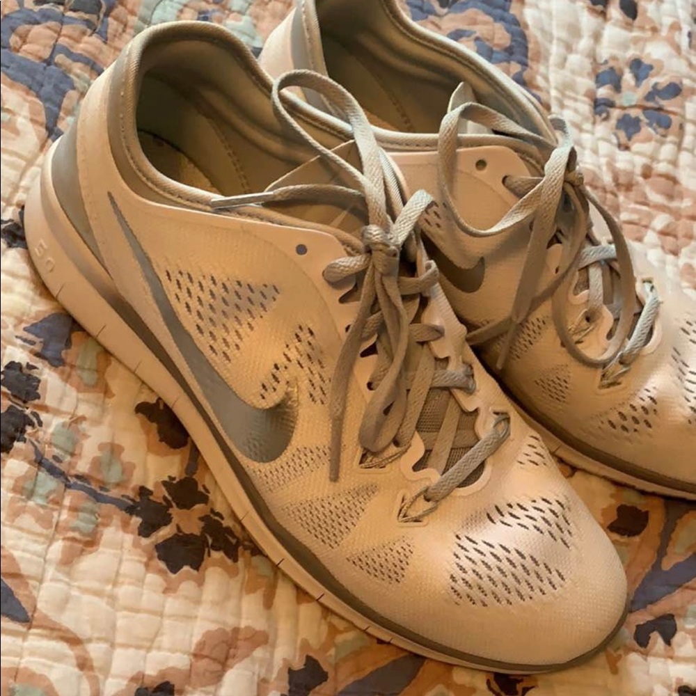 Women's Nike free run sneakers